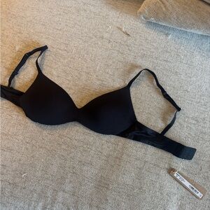 SKIMS Wireless Form push up plunge Bra in Onyx 32B